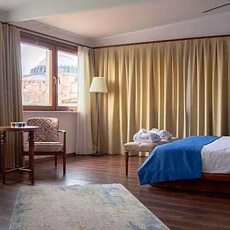 Fuego Design Hotel 2*